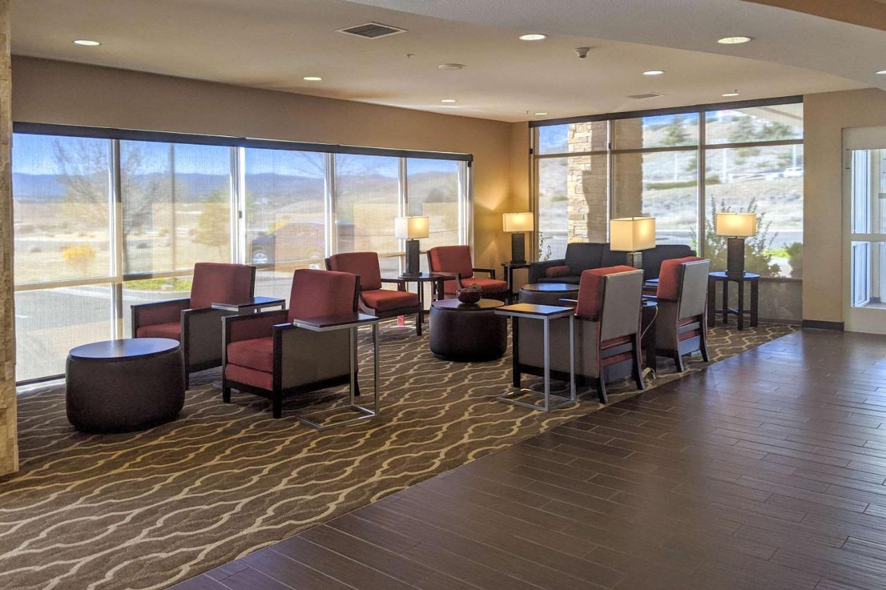 Comfort Suites Прескотт-Вэлли Экстерьер фото